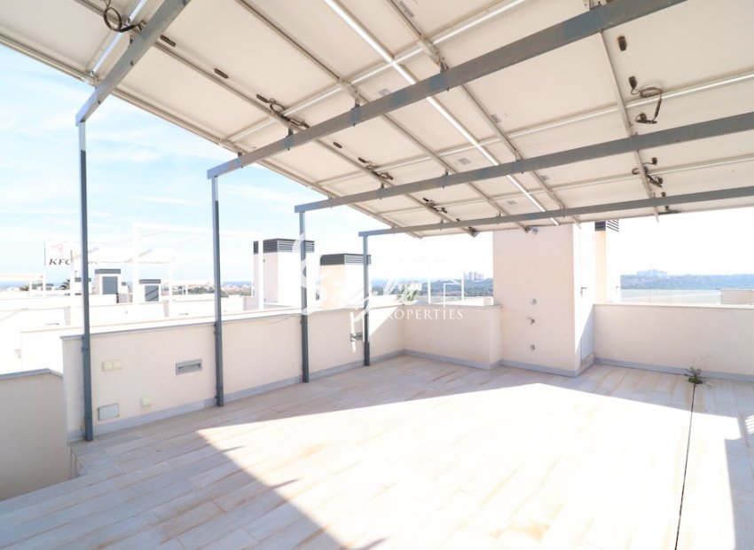 Buy Villa with pool in Costa Blanca close to sea in Lomas de Cabo Roig, Orihuela Costa. ID: 6130