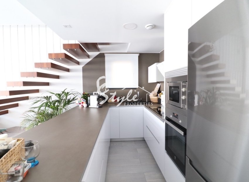 Buy Villa with pool in Costa Blanca close to sea in Lomas de Cabo Roig, Orihuela Costa. ID: 6130