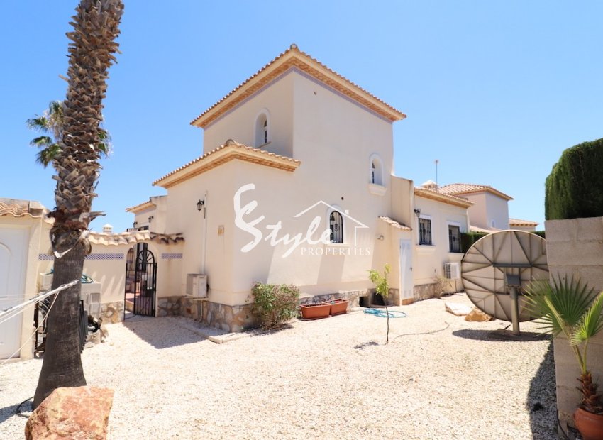 Buy villa with pool in Las Ramblas close to golf. ID 4869