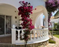 Buy villa with pool in Playa Flamenca, near the sea and close to the beaches of Orihuela Costa. ID: 4022