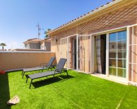 Buy villa with pool in Playa Flamenca, near the sea and close to the beaches of Orihuela Costa. ID: 4564