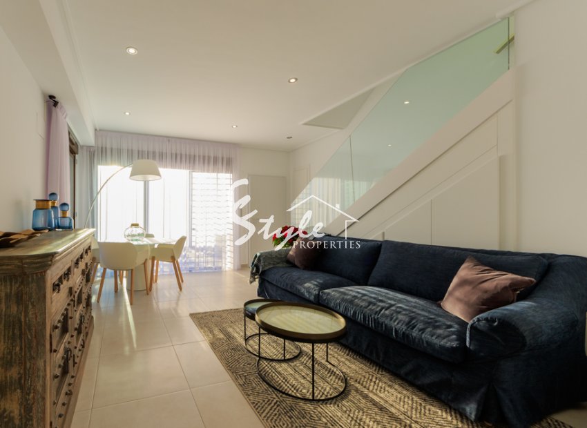 Casa adosada de obra nueva en venta en Pilar de la Horadada, Costa Blanca, España. ON1478