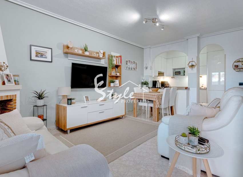 Charming renovated townhouse for sale with sea views in Playa Flamenca, Costa Blanca, Spain. ID2750