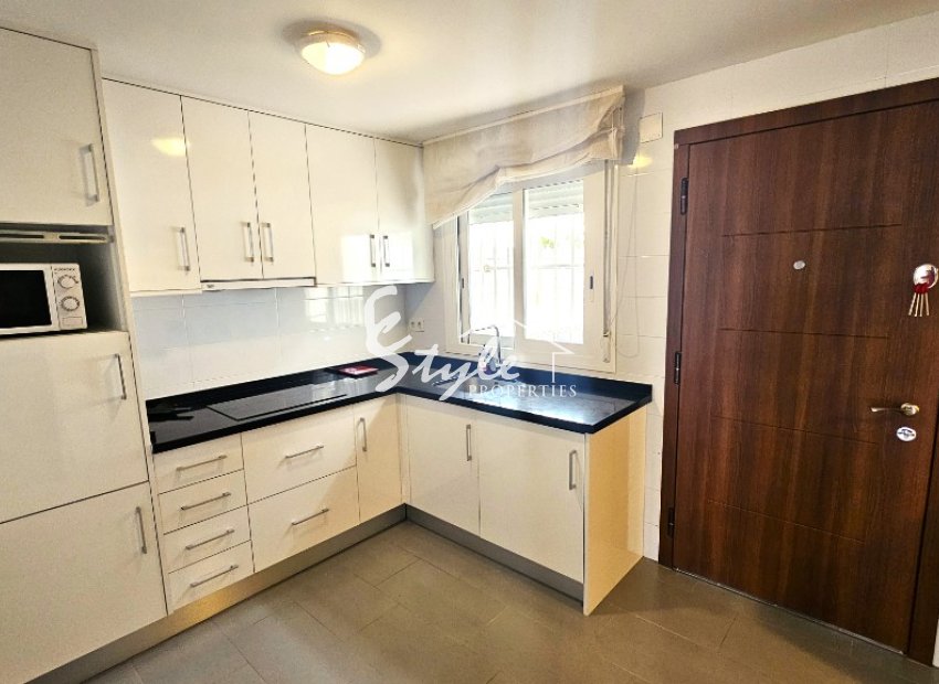 Comprar adosado con jardín y piscina en Aguas Nuevas, Torrevieja. ID 6300