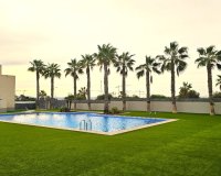 Comprar adosado con jardín y piscina en Aguas Nuevas, Torrevieja. ID 6300