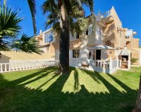 Comprar adosado con jardín y piscina en Los Frutales, Torrevieja, a 200 m de la playa. ID 6141