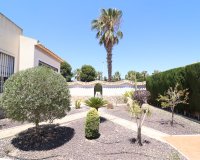 Comprar amplia villa con piscina en Las Ramblas al lado del mar. ID 4869