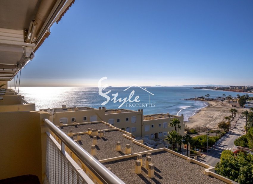 Comprar Apartamento ático con panorámicas vistas al mar en venta en Campoamor, Orihuela Costa. ID: 4725