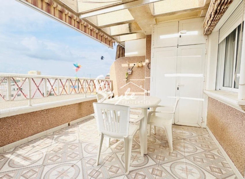 Comprar Apartamento Ático con vistas al mar en Torrevieja a 200m de las Playas del Cura y Los Locos. ID ST-6344