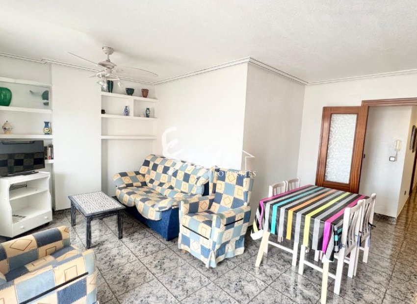 Comprar Apartamento Ático con vistas al mar en Torrevieja a 200m de las Playas del Cura y Los Locos. ID ST-6344