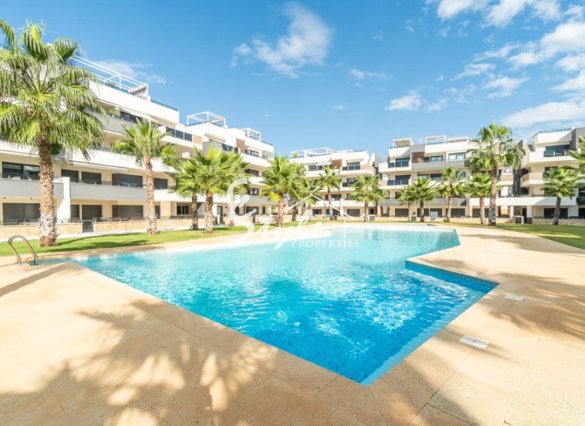 Comprar apartamento con piscina cerca del mar y playas en Amanecer IX, Orihuela Costa. ID: 6325