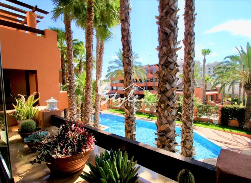 Comprar apartamento con piscina en Villamartin cerca del golf. ID 6115