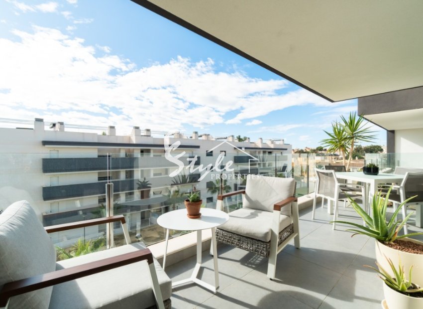 Comprar apartamento con piscina en Villamartin cerca del golf. ID 6332