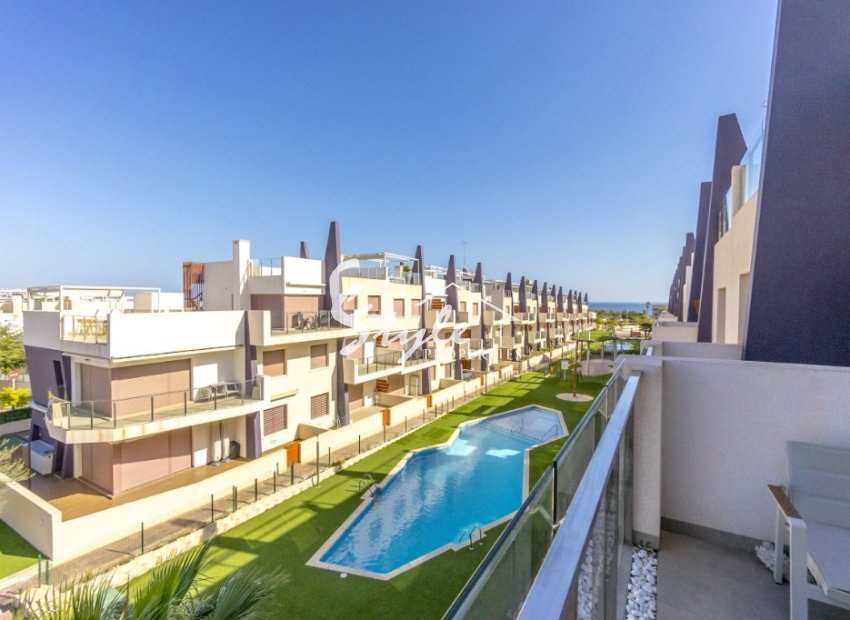 Comprar Apartamento con piscina y cerca del mar en Mil Palmeras, Orihuela Costa. ID: 6239