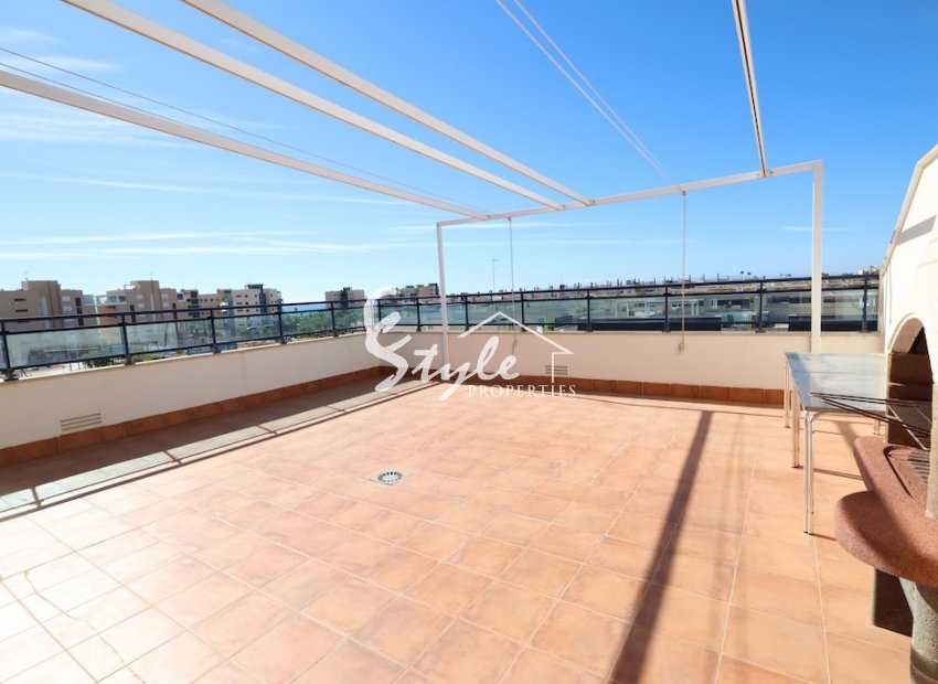 Comprar Apartamento con piscina y cerca del mar en Mil Palmeras, Orihuela Costa. ID: 6349