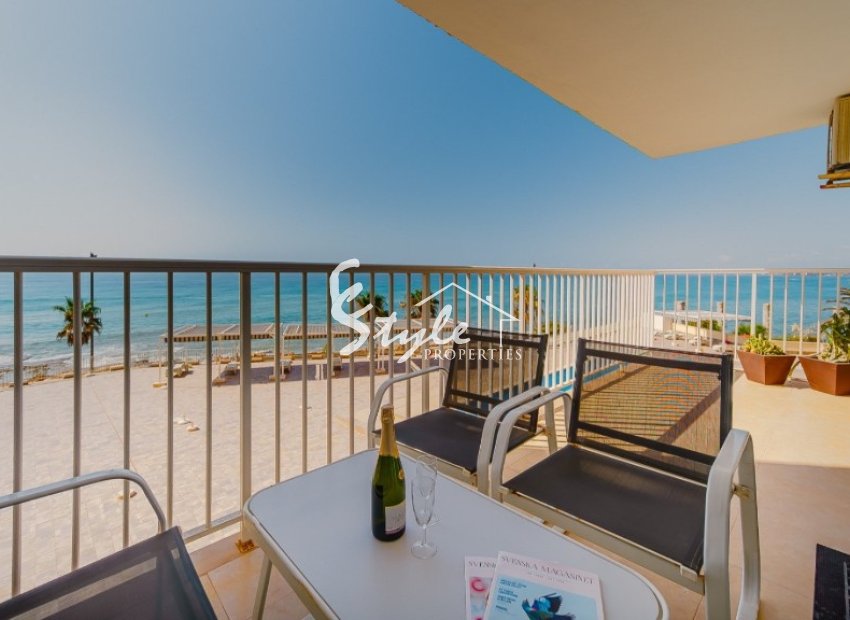 Comprar Apartamento en la playa de Torrevieja a 50 metros del mar. ID ST-6351