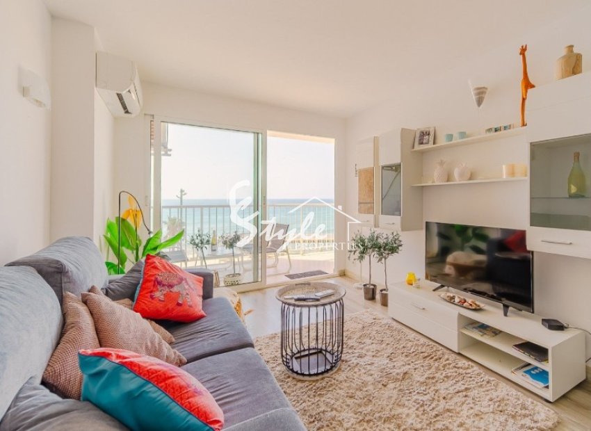 Comprar Apartamento en la playa de Torrevieja a 50 metros del mar. ID ST-6351