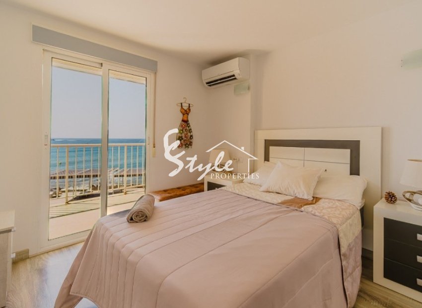 Comprar Apartamento en la playa de Torrevieja a 50 metros del mar. ID ST-6351