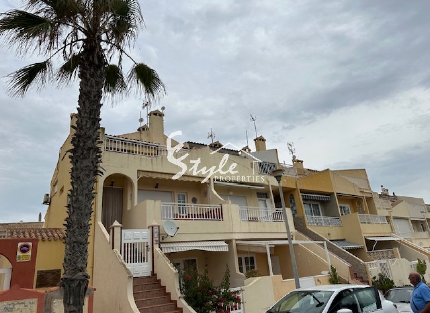 Comprar bungalow al lado de la MAR AZUL,Torrevieja. ID 6119