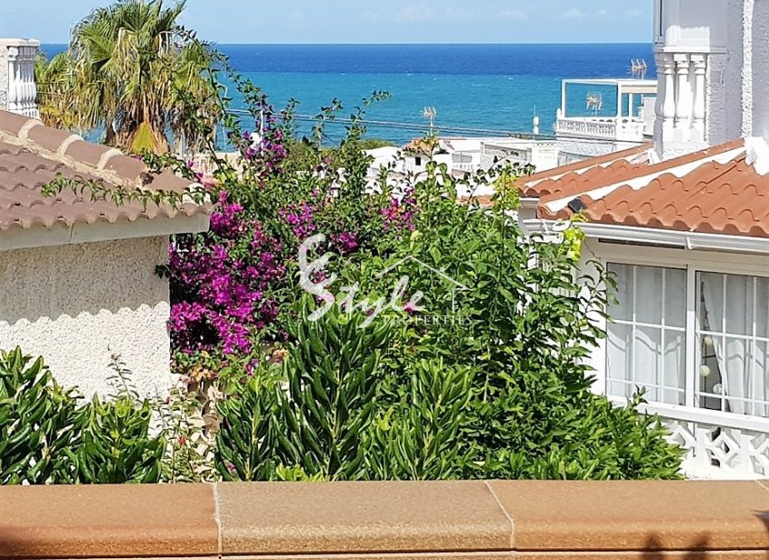 Comprar bungalow planta baja en La Mata, Torrevieja cerca del mar. ID 4642