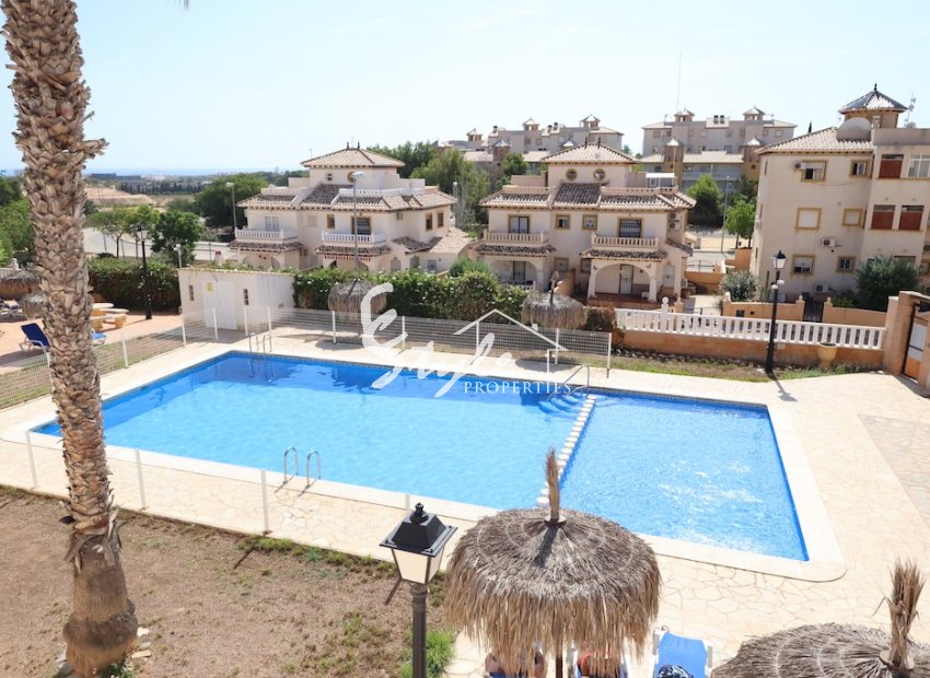 Comprar Casa adosada con jardín privado en venta en Lomas de Cabo Roig, Orihuela Costa ID 6240