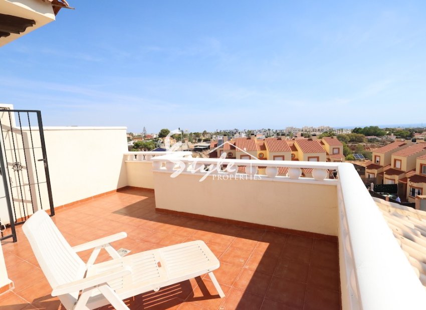 Comprar Casa adosada con jardín privado en venta en Lomas de Cabo Roig, Orihuela Costa ID 6240