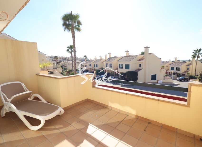 Comprar casa adosada con vistas al mar en Campoamor Golf. ID 6311