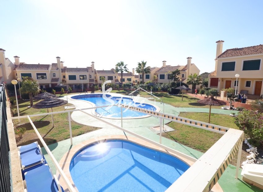 Comprar casa adosada con vistas al mar en Campoamor Golf. ID 6311