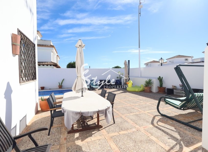 Comprar casa adosada con vistas en Lomas de Campoamor. ID ST-6357