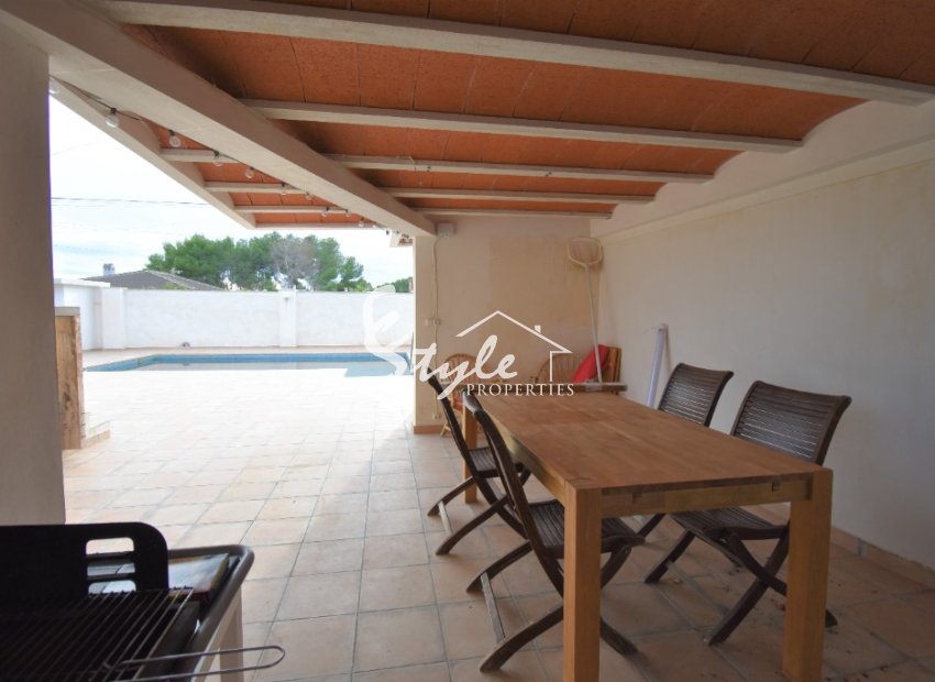 Comprar casa independiente con piscina en Pinar de Campoverde, Costa Blanca, España. ID 4275