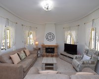 Comprar casa Villa de 3 dormitorios en San Miguel de Salinas al lado del mar. ID 4078