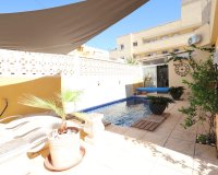 Comprar Chalet con piscina en Cabo Roig, Orihuela Costa cerca del mar. ID 6268