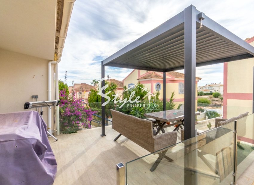 Comprar dúplex adosado con jardín y piscina en Los Balcones, Torrevieja. ID 6250