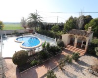 Comprar finca rustica con piscinas y zonas ajardinadas en Catral, Costa Blanca. ID 4521