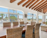 Comprar finca rustica con piscinas y zonas ajardinadas en Catral, Costa Blanca. ID 4924