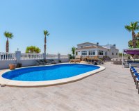 Comprar finca rustica con piscinas y zonas ajardinadas en Catral, Costa Blanca. ID 4924