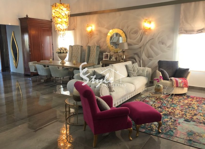 Comprar nueva villa con parcela y piscina privada en Callosa del Segura. ID ON1368 