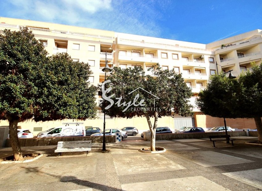 Comprar piso en la playa cerca del mar en Torrevieja, Playa de los Locos. ID 4888