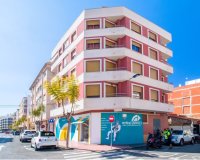 Comprar piso en la playa cerca del mar en Torrevieja, Playa del Centro. ID 4300