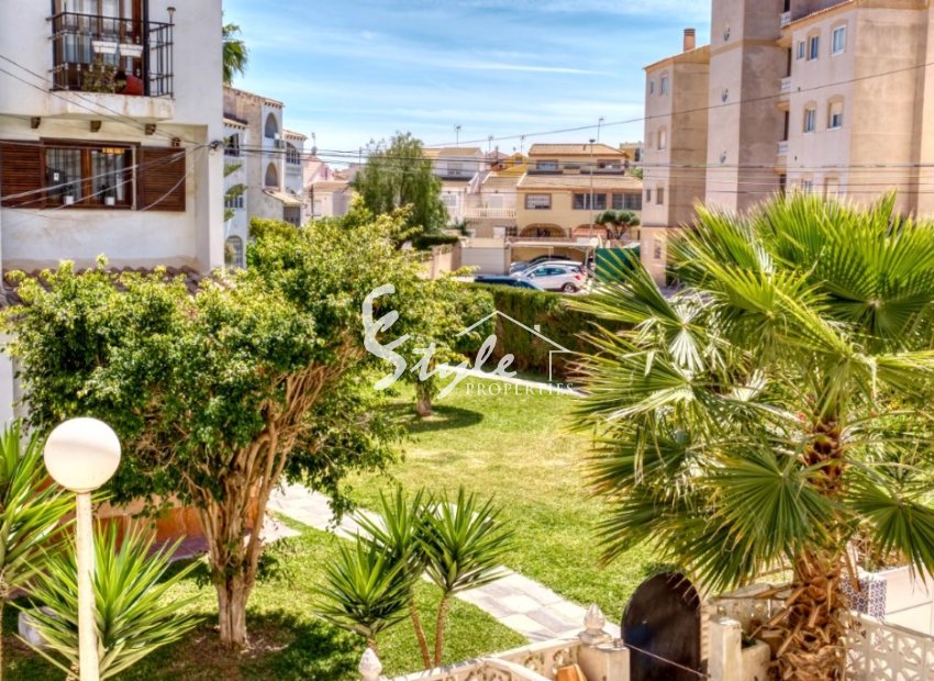 Comprar triplex adosado con jardín y piscina en Torrevieja. ID 6342