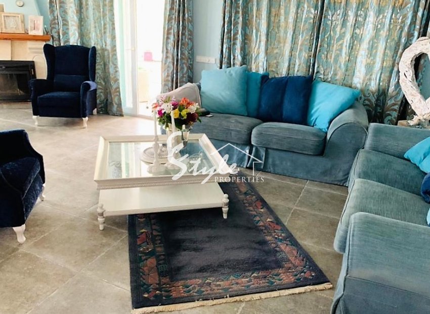 Comprar villa con piscina en Jávea, cerca del mar y las playas de Costa Blanca. ID: 4295