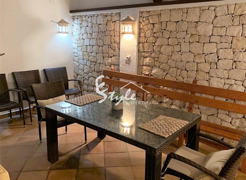 Comprar villa con piscina en Jávea, cerca del mar y las playas de Costa Blanca. ID: 4295