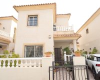 Comprar villa con piscina en Playa Flamenca, cerca del mar y las playas de Orihuela Costa. ID: 6283