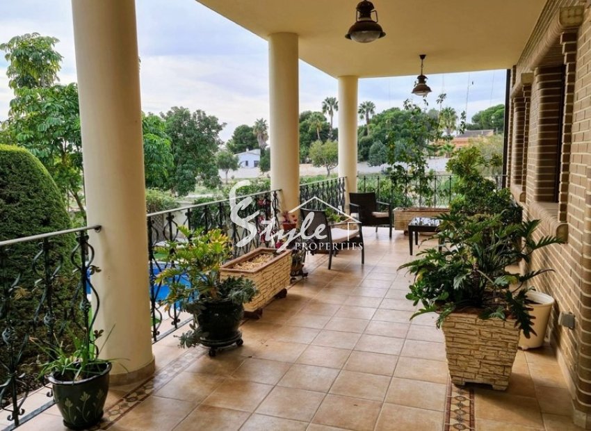 Comprar villa de lujo en Ciudad Quesada cerca del mar. ID 4800