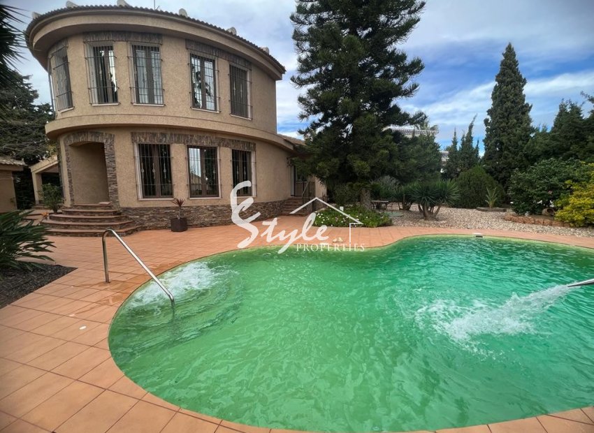 Comprar villa en Ciudad Quesada cerca del mar. ID 4973