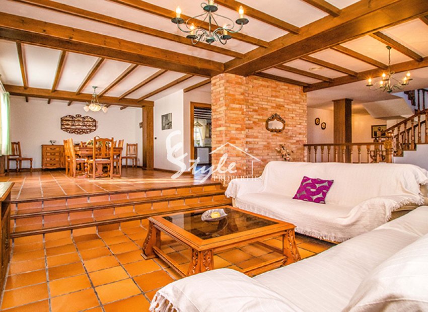 Comprar villa en Mil Palmeras al lado del mar. ID 4449