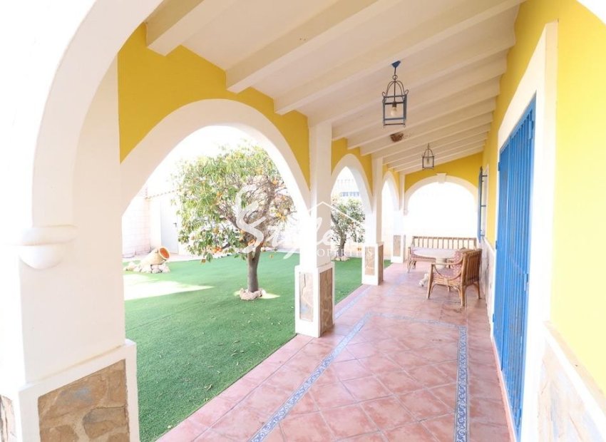 Comprar villa independiente cerca del campo de golf en Los Dolses, Villamartin. ID: 6267