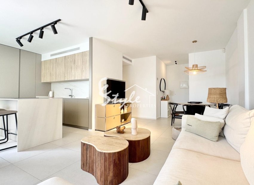 Corner Townhouse in La Veleta – Fully Renovated, 200m from the Sea (Torrevieja). ID2783