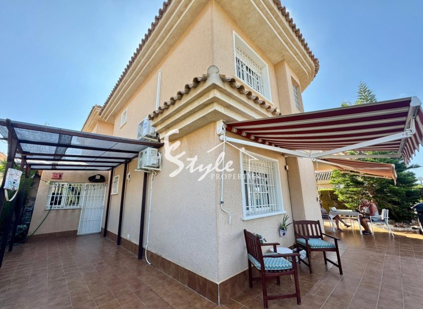 Detached Villa for sale close to Punta Prima, beach, Los Altos, Costa Blanca, Spain. ID 2763