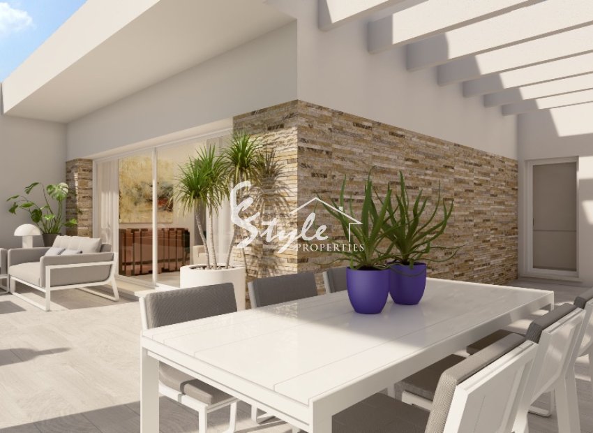 Detached Villas for sale on the golf course Costa Blanca South, Spain